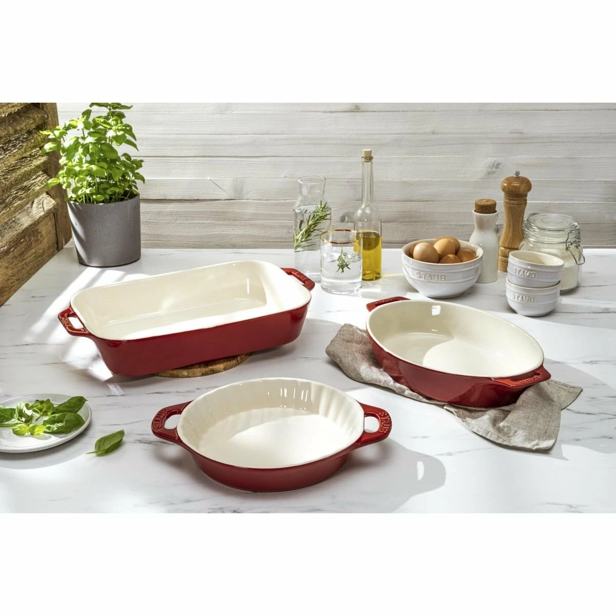 Staub 3-Piece Mixed Baking Dish Set | Cherry Red 4 Staub 3-Piece Mixed Baking Dish Set | Cherry Red - Image 2