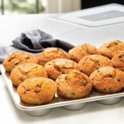 Nordic Ware Naturals® 12-Cavity Muffin Pan With High-Domed Lid -Baking pan Shop 45593 muffin w high lid 04 e 06284.1617722795.1280.1280