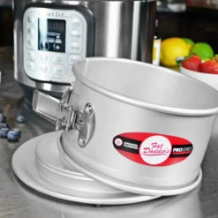 Fat Daddio's Round Springform Pan, 18 Gauge, 6" X 3" -Baking pan Shop 63 3