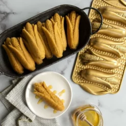 Nordic Ware Corn Cakes Pan -Baking pan Shop 82777 cornbread pan pan 04 780x780 67124.1617722777.1280.1280