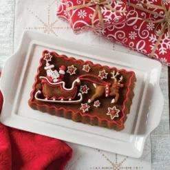 Nordic Ware Santa's Sleigh Loaf Pan -Baking pan Shop 90848 nordic ware santa s sleigh loaf pan lifestyle