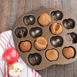 Nordic Ware Autumn Sweet Treats Set 15 Nordic Ware Autumn Sweet Treats Set -Baking pan Shop 91448 nordicware apple slice cakelet pan ls2 1 1