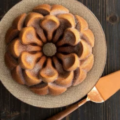 Nordic Ware Magnolia Bundt Pan 13 Nordic Ware Magnolia Bundt Pan -Baking pan Shop 93848 beauty magnolia sugared 03 780x780