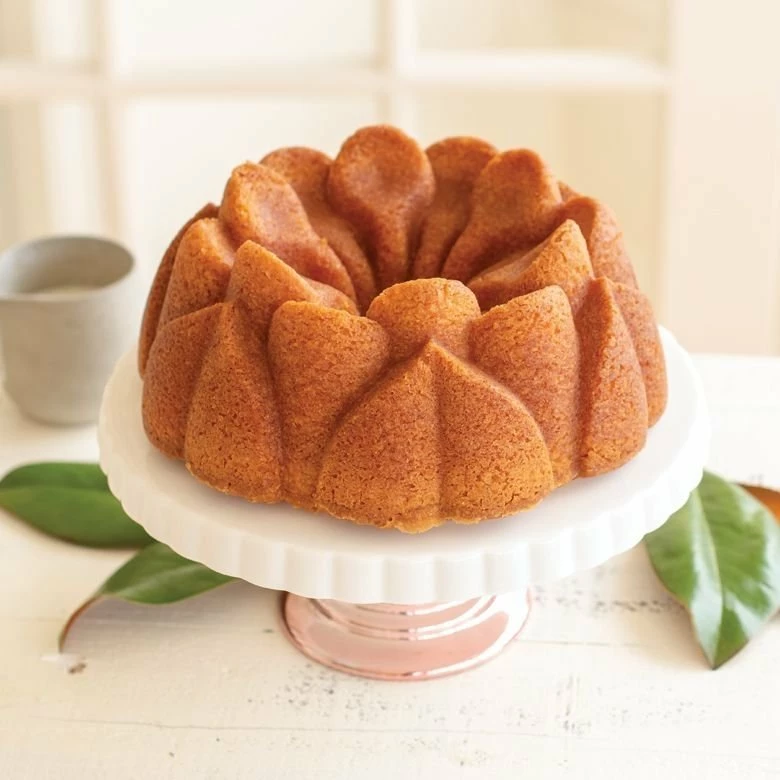 Nordic Ware Magnolia Bundt Pan 5 Nordic Ware Magnolia Bundt Pan - Image 3