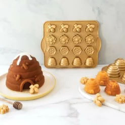 Nordic Ware Bitelet Pan | Busy Bee -Baking pan Shop bee story 02 e 89733.1620943589.1280.1280