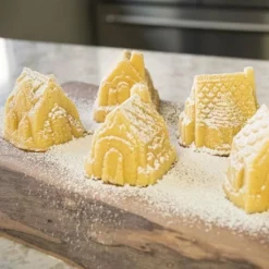 Nordic Ware Christmas Village Cake Pan Set -Baking pan Shop christmas village cake pan set lifestyle1 1