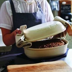 Emile Henry Artisan Bread Baker | Linen -Baking pan Shop linen2