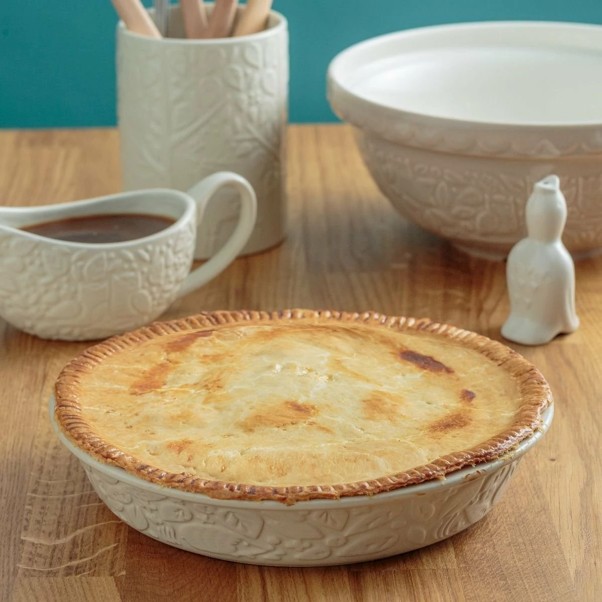 Mason Cash | In The Forest 11" Oval Baking Dish 5 Mason Cash | In The Forest 11" Oval Baking Dish - Image 3