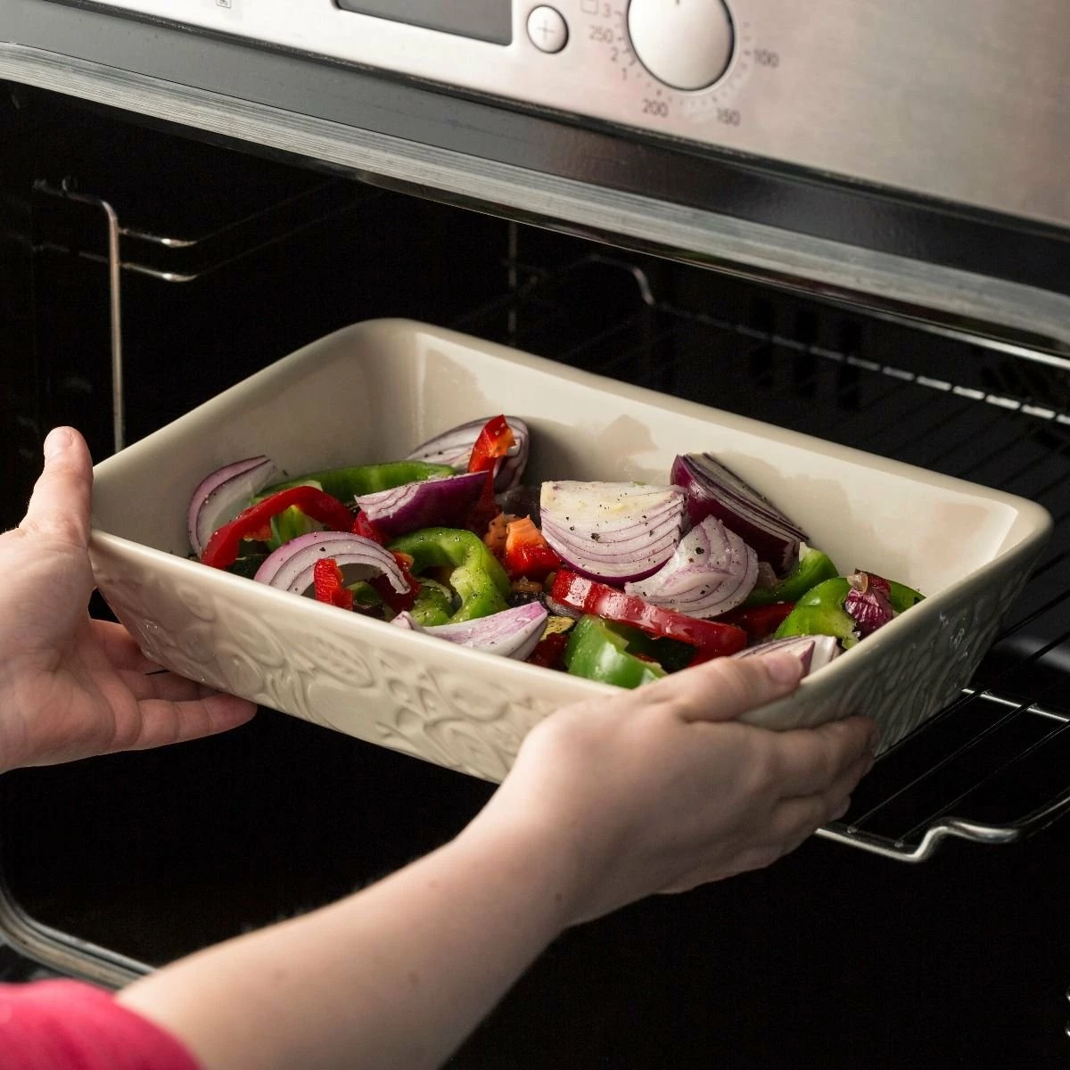 Mason Cash | In The Forest 12" Rectangular Baking Dish 6 Mason Cash | In The Forest 12" Rectangular Baking Dish - Image 4