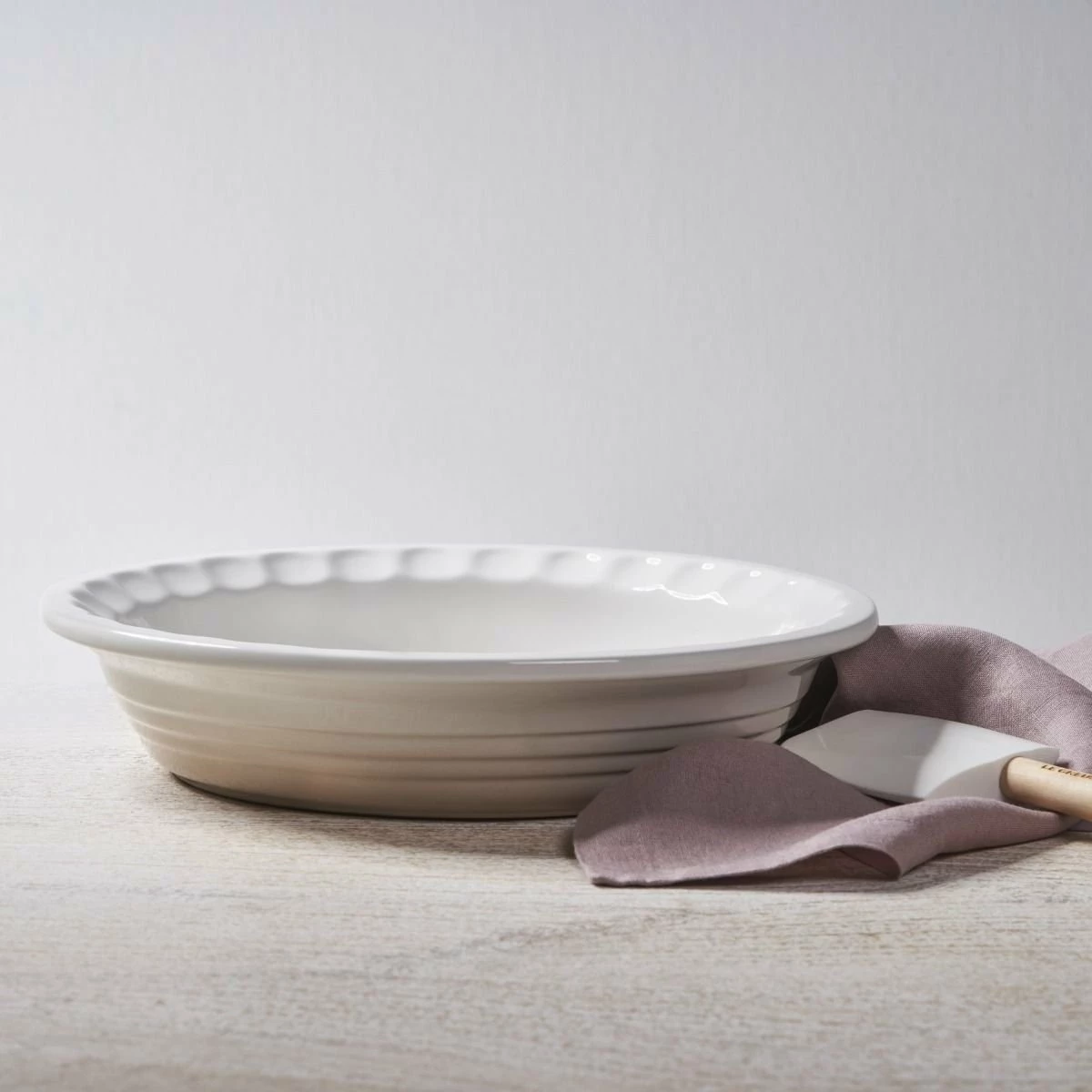 Le Creuset 9" Fluted Heritage Pie Dish | Meringue White 4 Le Creuset 9" Fluted Heritage Pie Dish | Meringue White - Image 2