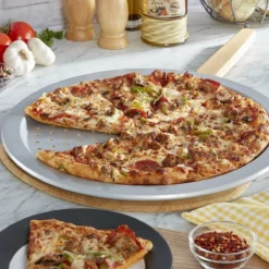 KitchenAid Non-Electrics KitchenAid Nonstick Pizza Crisper -Baking pan Shop pizza3