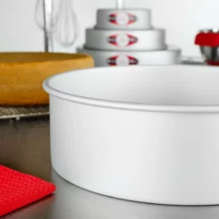 Fat Daddio's Round Cake Pan Solid Bottom (14" X 4") -Baking pan Shop prd 144 lifestyle fatdaddios