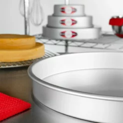 Fat Daddio's ProSeries Aluminum Round Cake Pan - 16" X 2" -Baking pan Shop prd 162 lifestyle fatdaddios