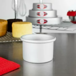 Fat Daddio's Round Cake Pan (4" X 3") -Baking pan Shop prd 43 lifestyle fatdaddios