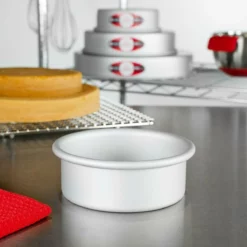 Fat Daddio's Round Cake Pan (5" X 2") 7 Fat Daddio's Round Cake Pan (5" X 2") -Baking pan Shop prd 52 lifestyle fatdaddios