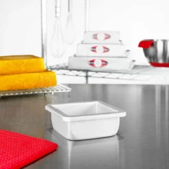 Fat Daddio's Square Cake Pan Solid Bottom 4"x2" -Baking pan Shop psq 442 lifestyle fatdaddios