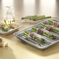 USA Pan Qtr Baking Rack -Baking pan Shop qtr baking rack in action 1600cr