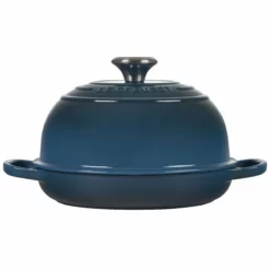 Le Creuset 9.5" Signature Bread Oven | Deep Teal 11 Le Creuset 9.5" Signature Bread Oven | Deep Teal -Baking pan Shop rs17040 ls2101 247dss 2