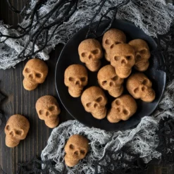 Nordic Ware Cakelet Pan | Skull Bites -Baking pan Shop skulls2
