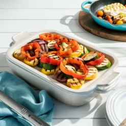 Le Creuset 2.75 Qt. Rectangular Heritage Baking Dish With Platter Lid | Meringue White -Baking pan Shop whiteplat